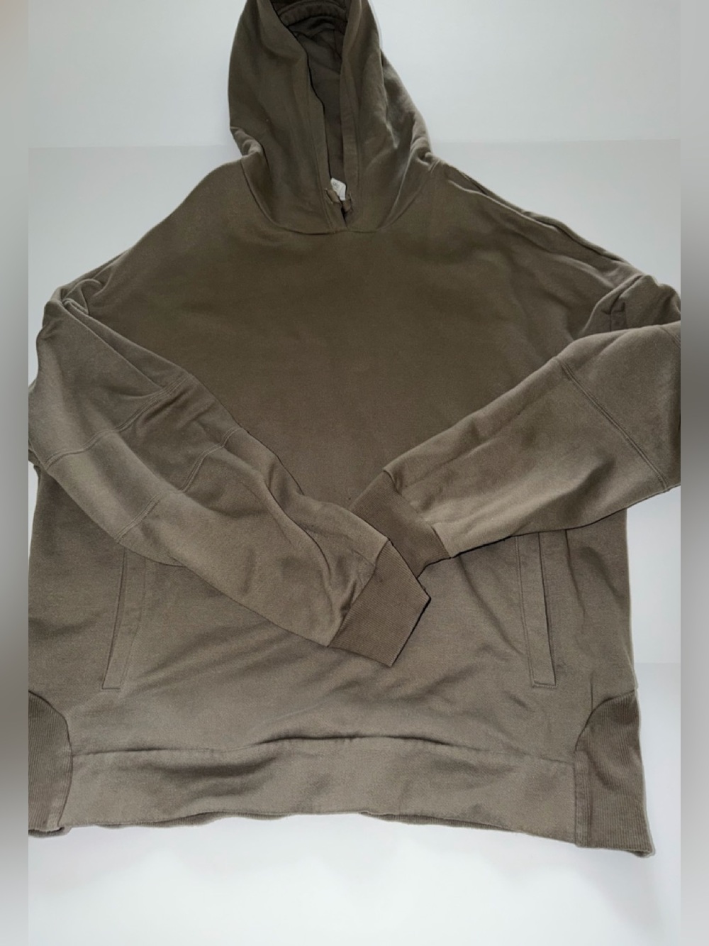 Alo yoga interval pullover hoodie